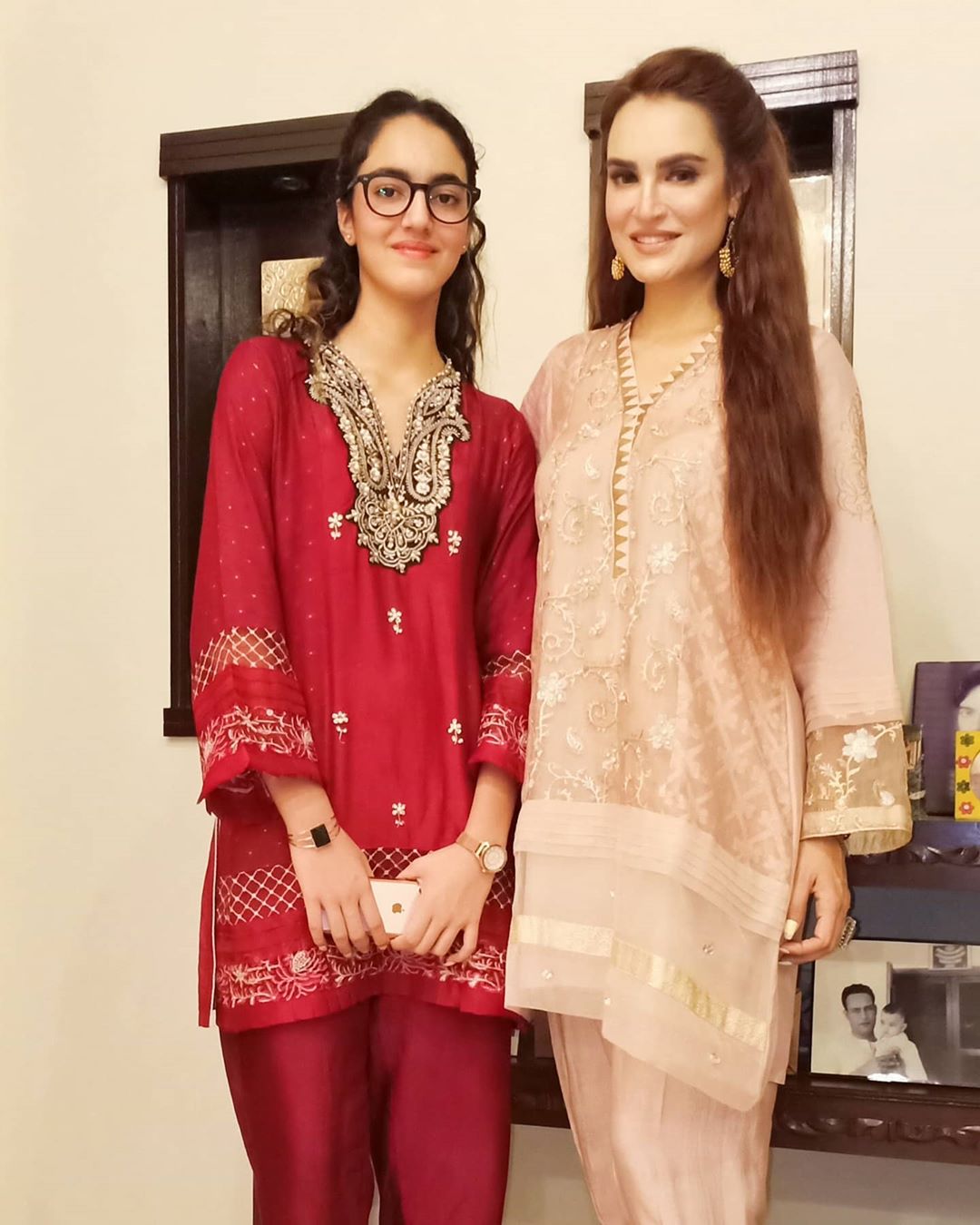 Nadia Hussain Latest Pictures with her Family