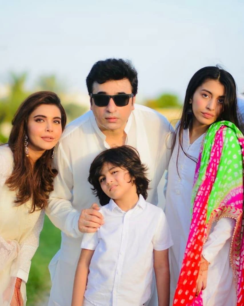 Nida and Yasir Nawaz Pictures with Family - Eid Day 3