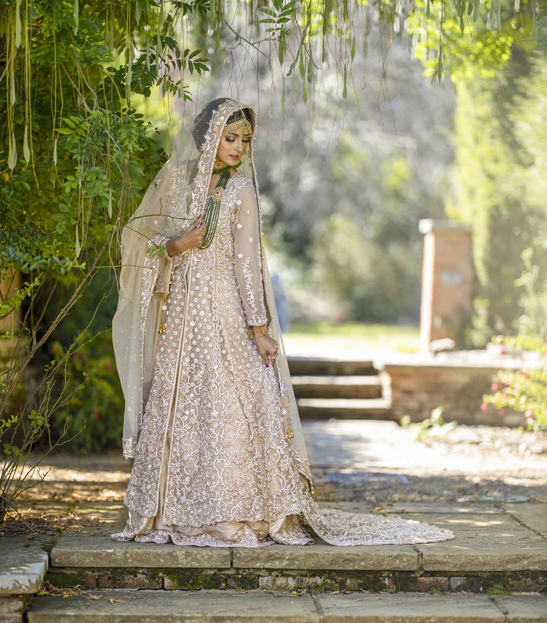 Best Bridal Looks For This Wedding Season