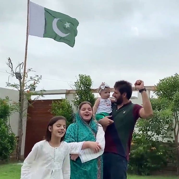 Independence Day Pictures of Pakistani Showbiz Celebrities