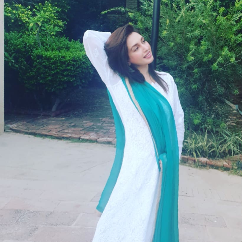 Independence Day Pictures of Pakistani Showbiz Celebrities