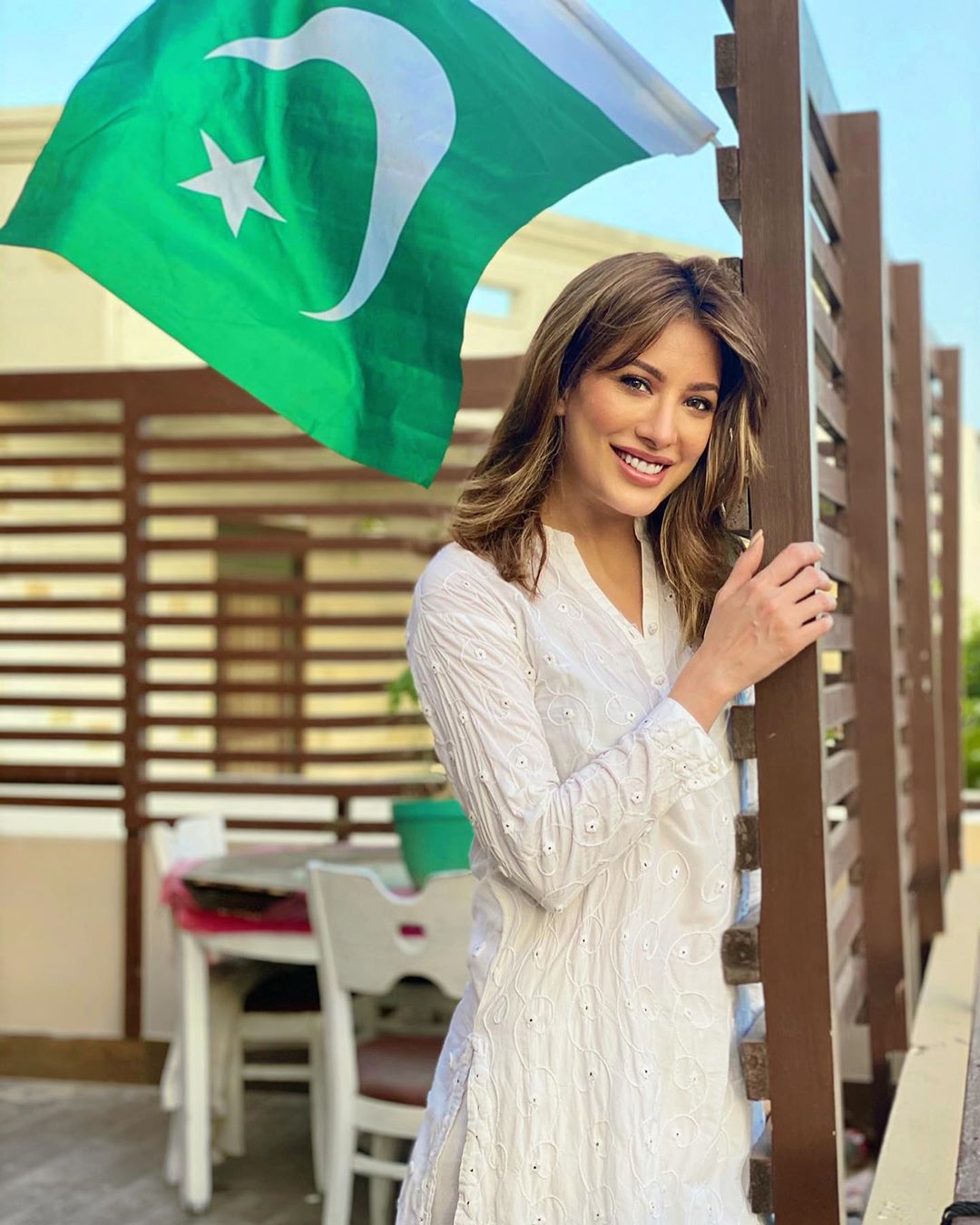 Independence Day Pictures of Pakistani Showbiz Celebrities