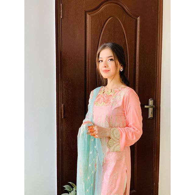 Sara Razi Khan Becomes Mother Of Baby Girl