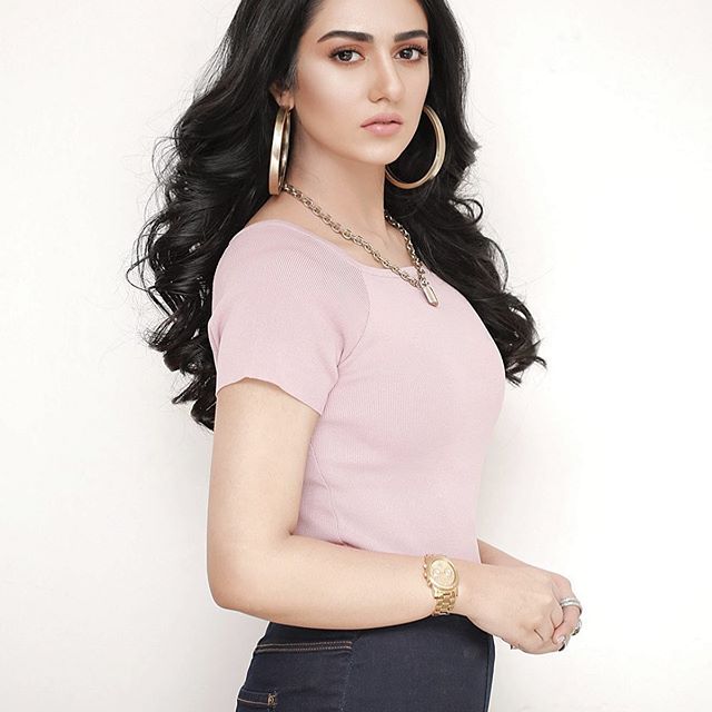 Sarah Khan Shares Tips To Stay Fit