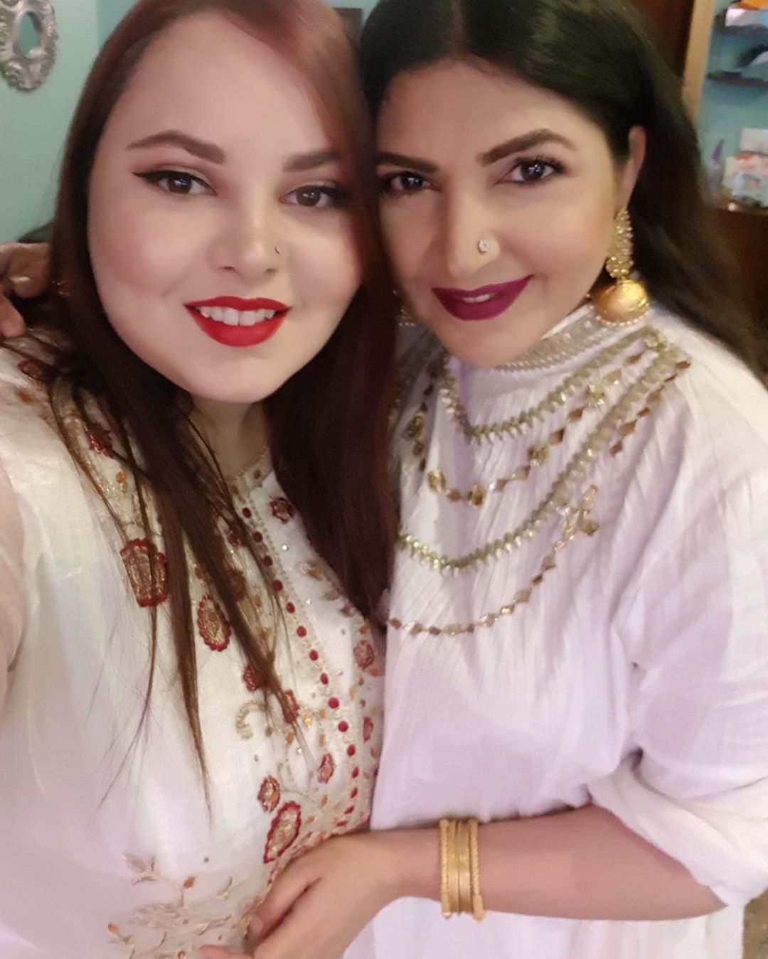 Shagufta Ejaz Beautiful Picture Collection with her Daughters