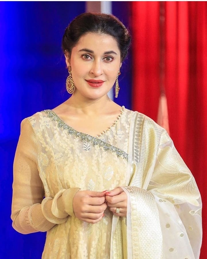 Shaista Lodhi Looks Gorgeous In Latest Pictures