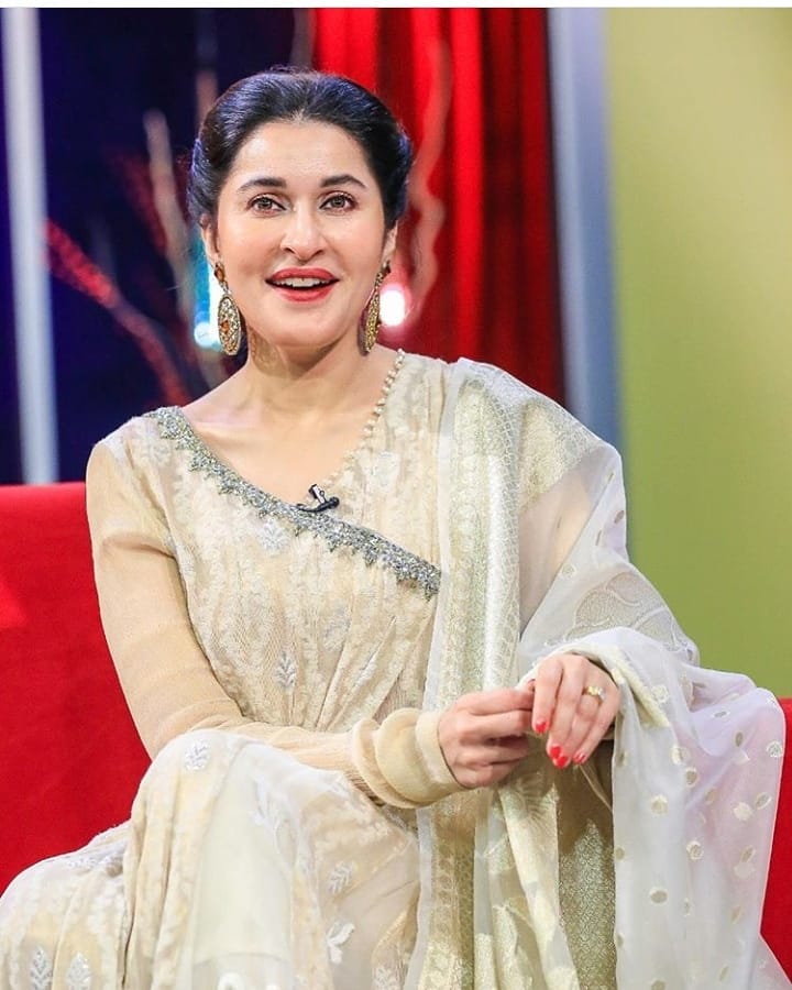 Shaista Lodhi Looks Gorgeous In Latest Pictures