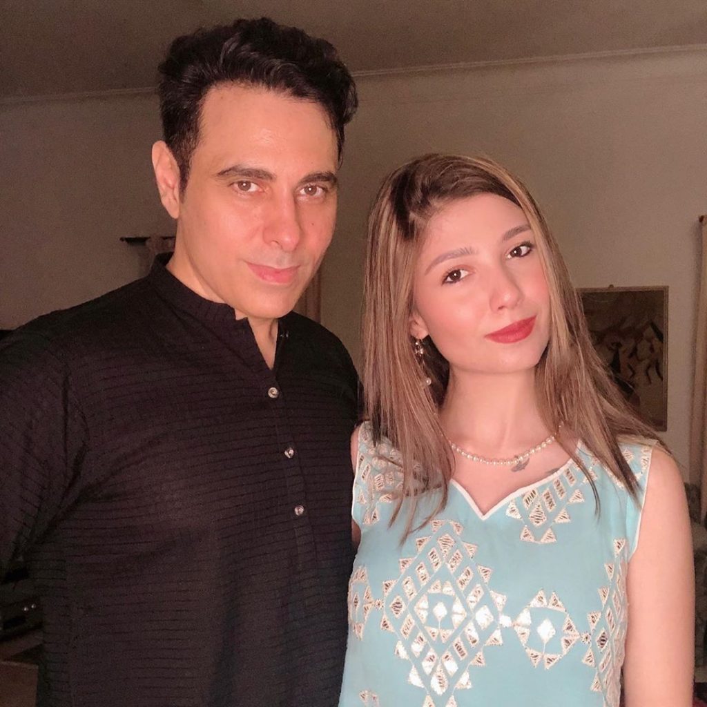 Stunning Eid Pictures Of Haroon Rashid With Wife