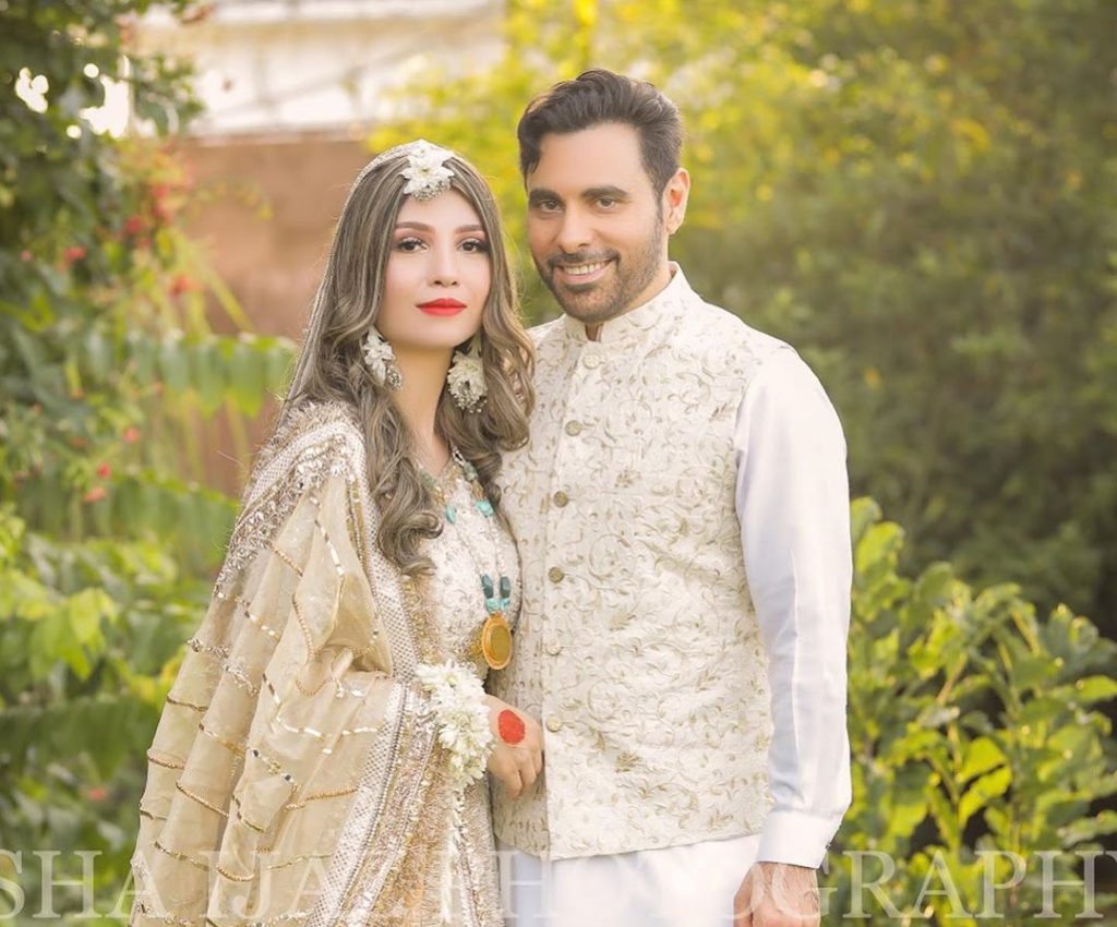 Stunning Eid Pictures Of Haroon Rashid With Wife