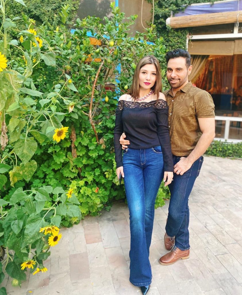 Stunning Eid Pictures Of Haroon Rashid With Wife