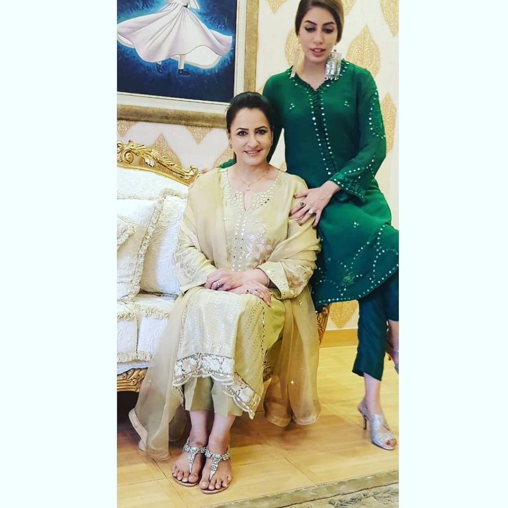 Stunning Eid Pictures Of Saba Faisal's Family