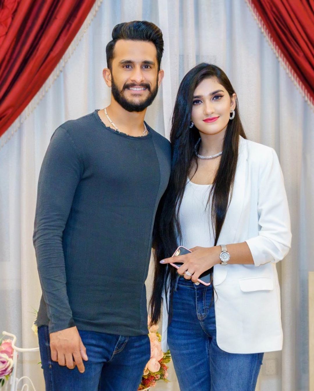 Cricketer Hassan Ali with his Wife Samiya Khan - New Pictures | Reviewit.pk