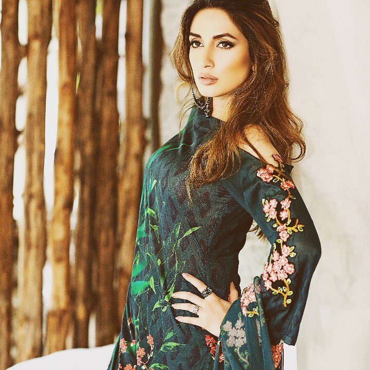 Rare Pictures of Iman Ali in Eastern Wears