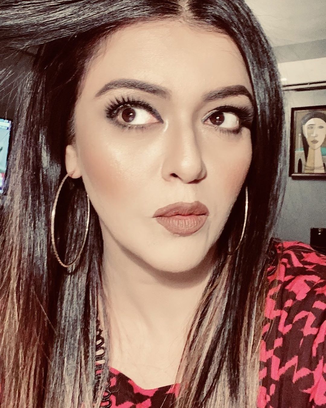 Glowing Pictures of Maria Wasti | Reviewit.pk