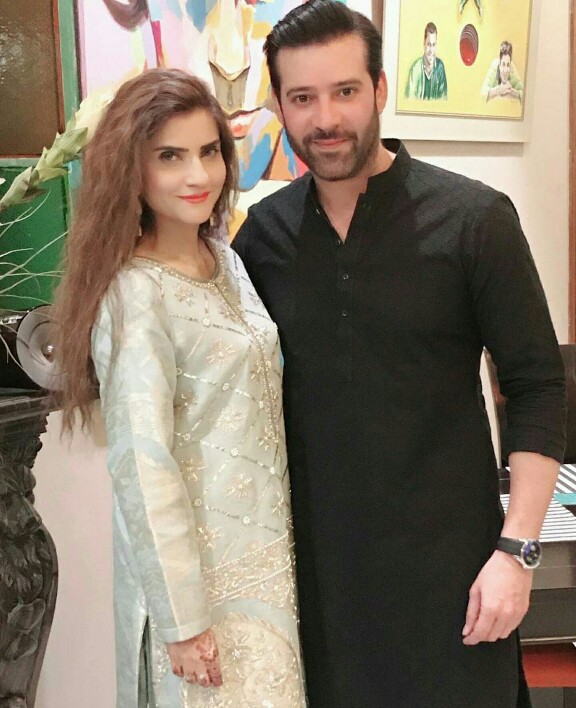 Famous Pakistani Couples With Huge Age Gap