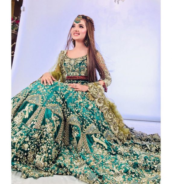 Rabeeca Khan Daughter of Actor Kashif Khan Beautiful Pictures | Reviewit.pk