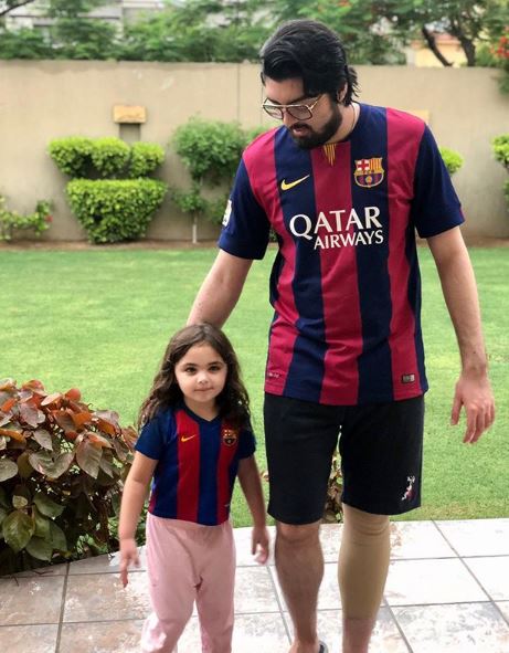 Taimur Junaid Jamshed With His Adorable Daughter