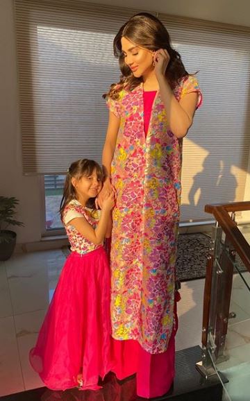 Fiza Ali Spotted Twinning With Her Daughter