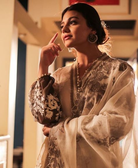 Latest Fashion Shoot Featuring The Elegant Zara Noor Abbas