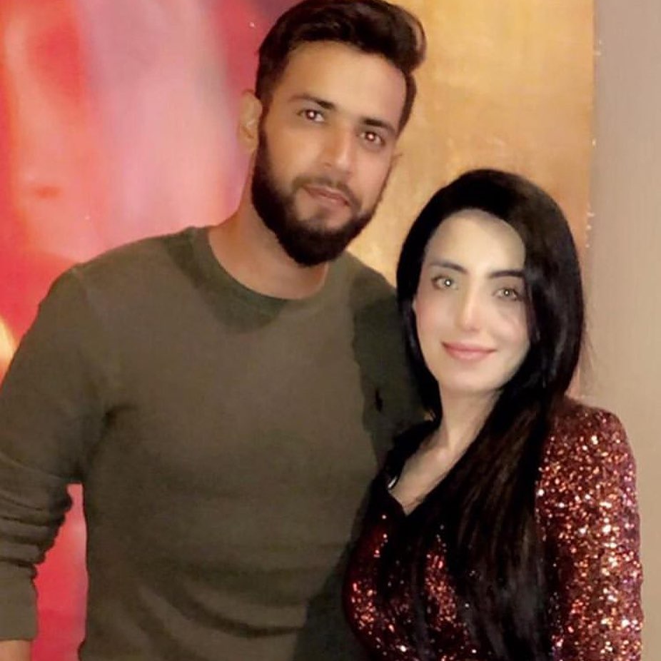 Imad Wasim Celebrating Wife Sannia Ashfaq's Birthday