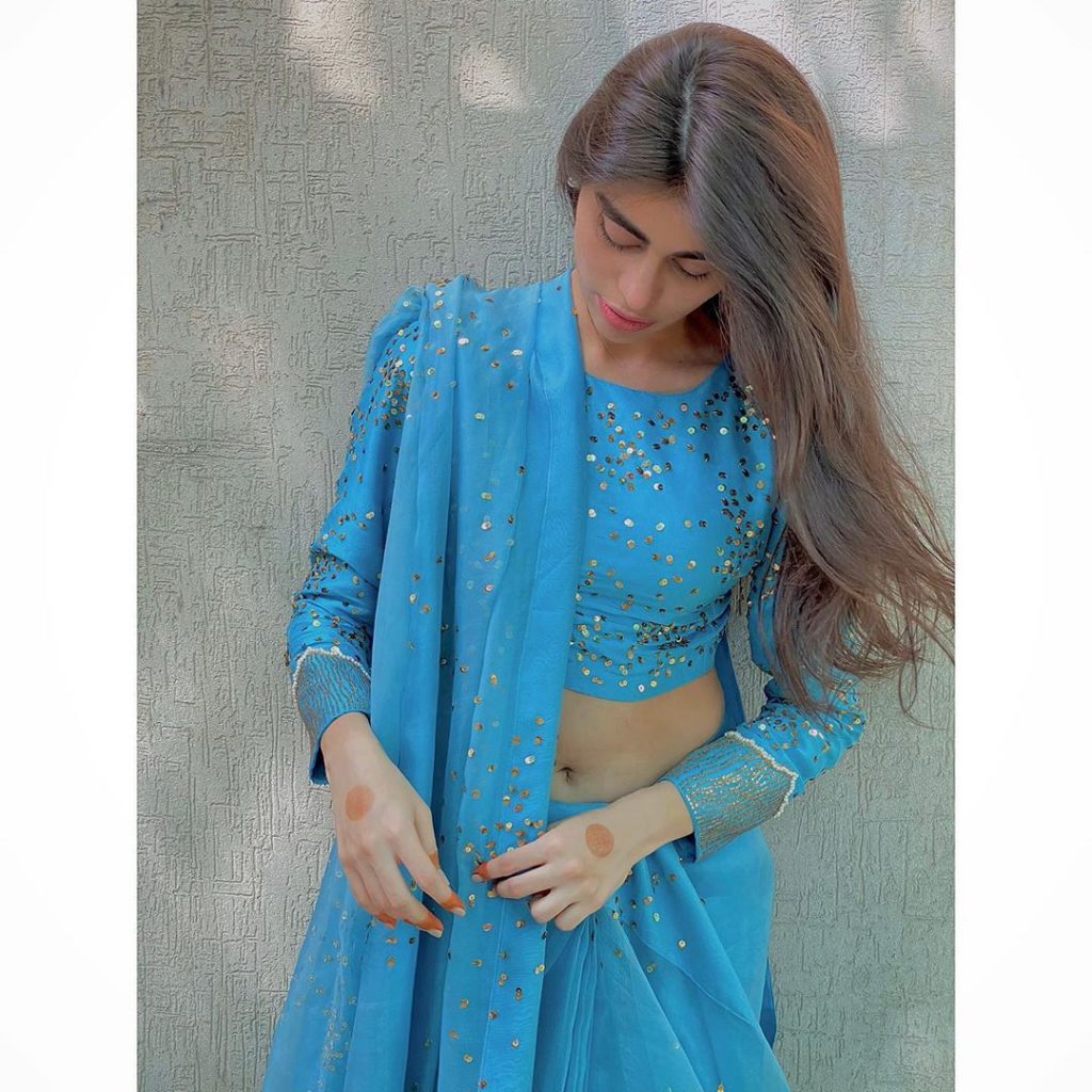 25 Glamorous Poses Of Sadaf Kanwal