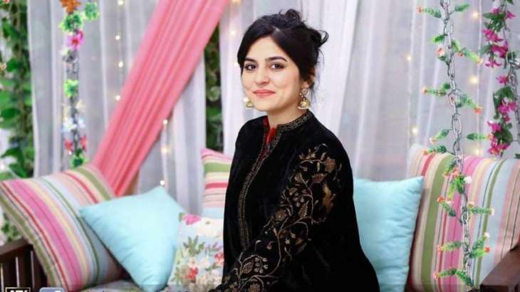 30 Beautiful Dresses of Sanam Baloch