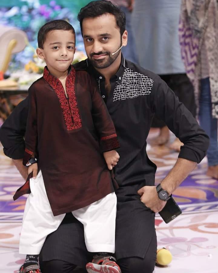 25 Adorable Family Pictures Of Waseem Badami