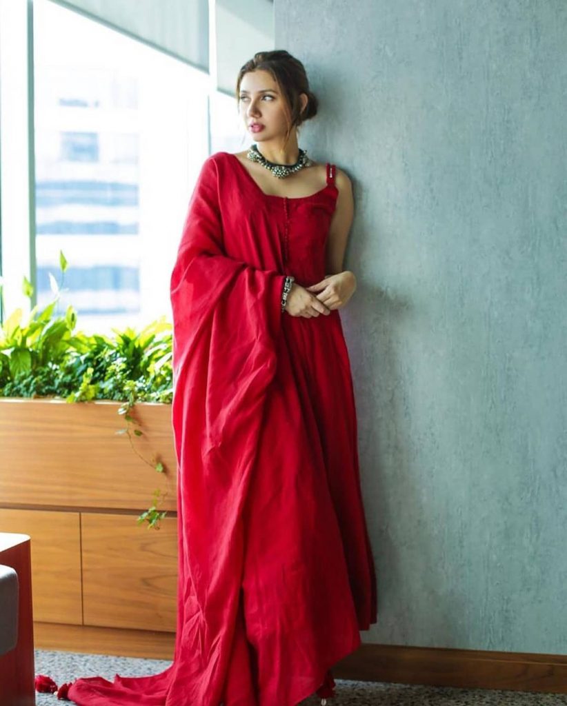 25 Magnificent Pictures Of Mahira Khan In Red Dress
