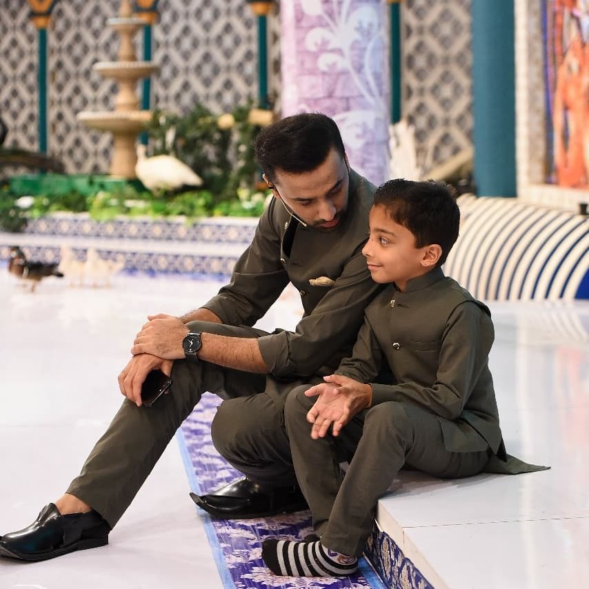 25 Adorable Family Pictures Of Waseem Badami