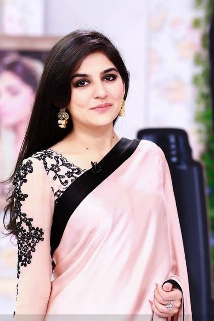 30 Beautiful Dresses of Sanam Baloch