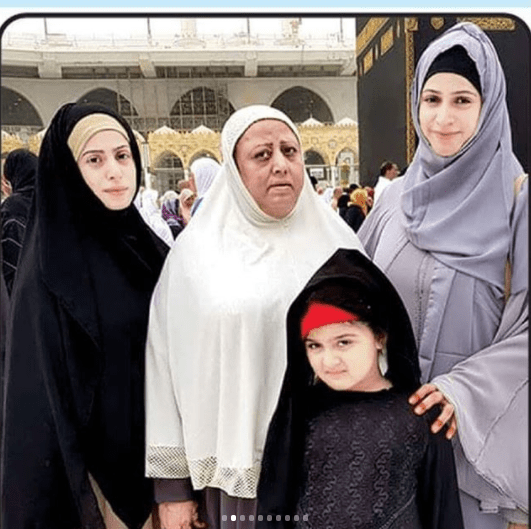 Unseen Pictures Of Noor Bukhari With Her Family
