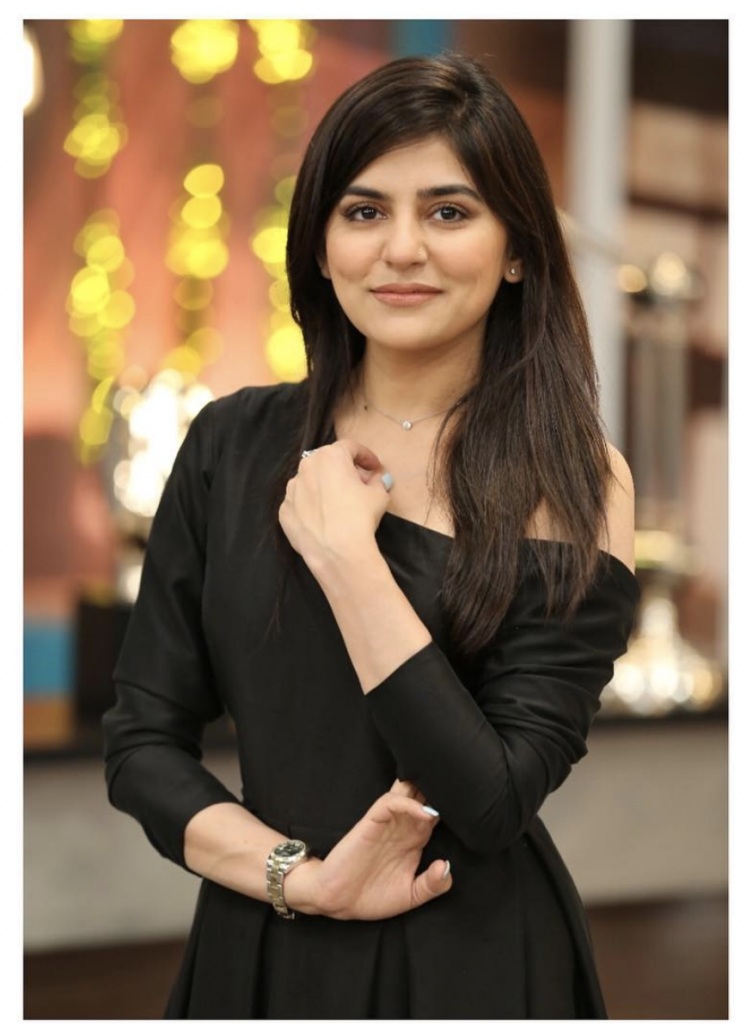 30 Beautiful Dresses of Sanam Baloch