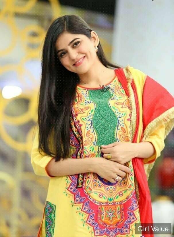 30 Beautiful Dresses of Sanam Baloch