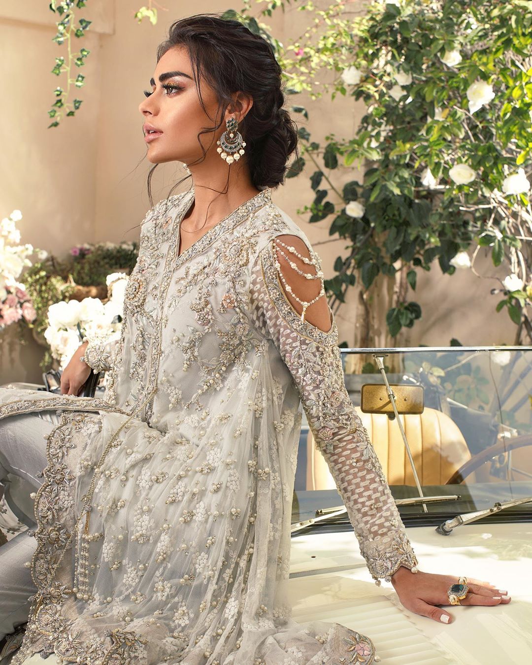 25 Glamorous Poses Of Sadaf Kanwal Reviewit.pk