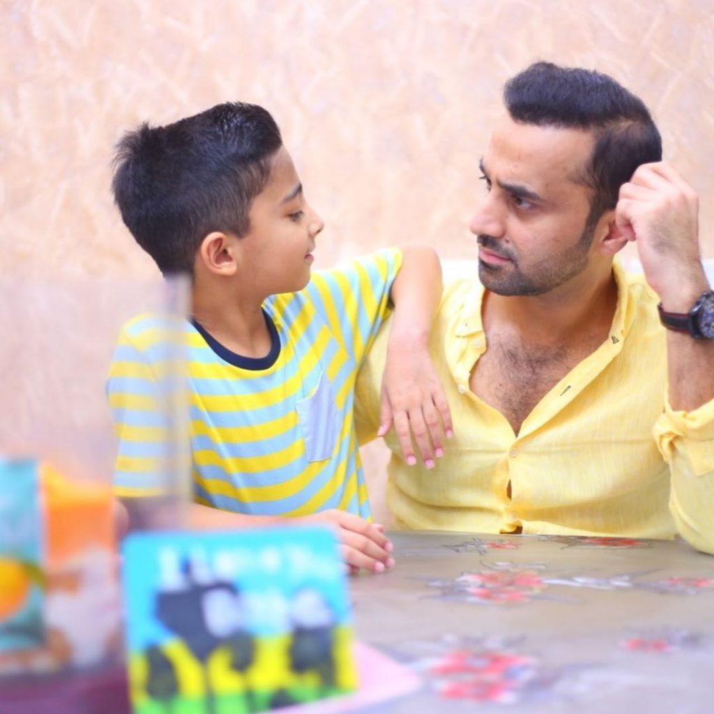 25 Adorable Family Pictures Of Waseem Badami