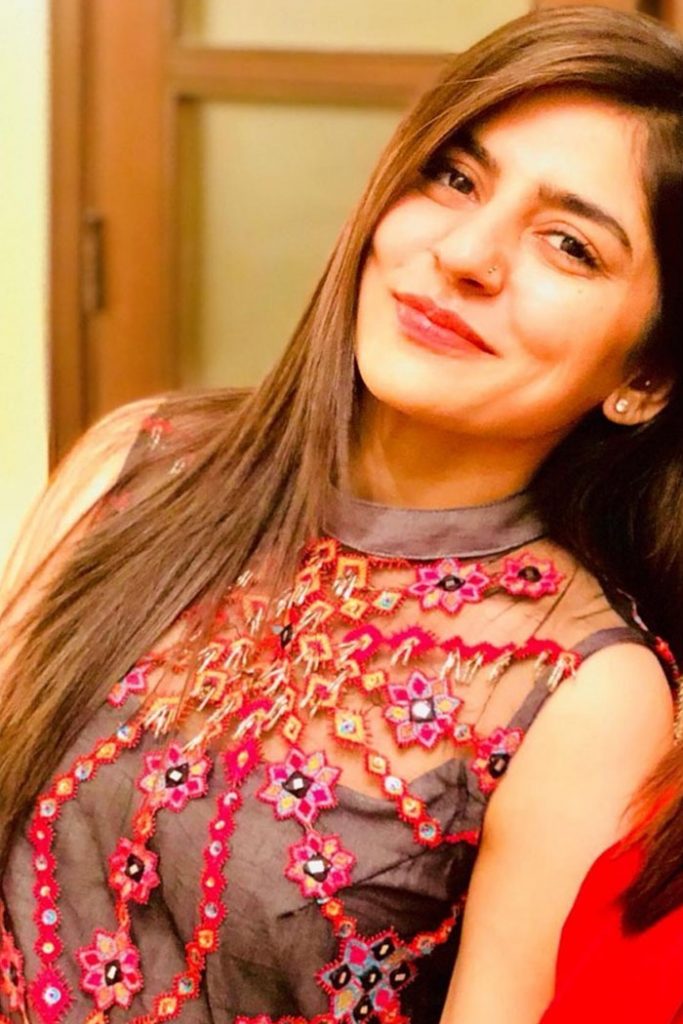 30 Beautiful Dresses of Sanam Baloch