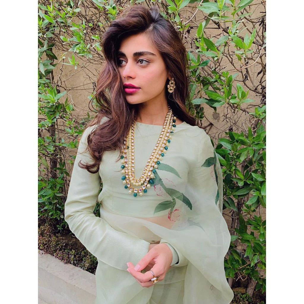 25 Glamorous Poses Of Sadaf Kanwal