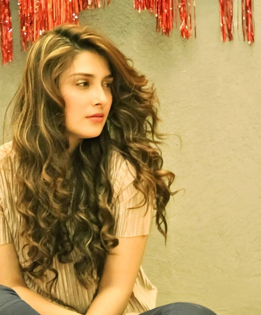 Stunning Pictures of Ayeza Khan in Curly Hair – Complete Collection