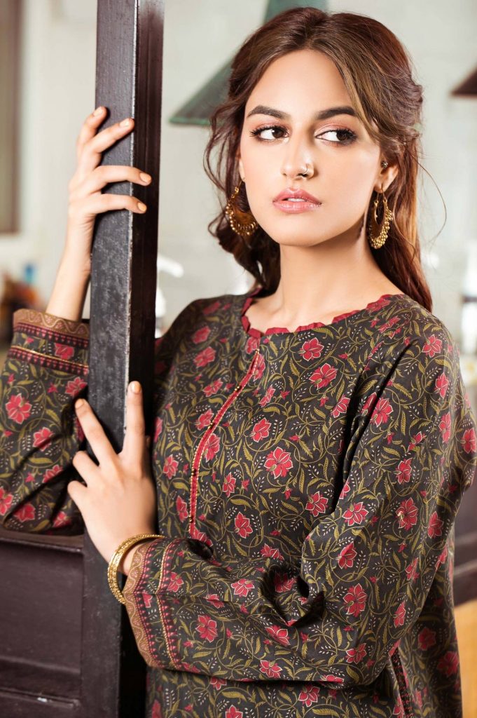 Anzela Abbasi Latest Photoshoot For Zeen Clothing