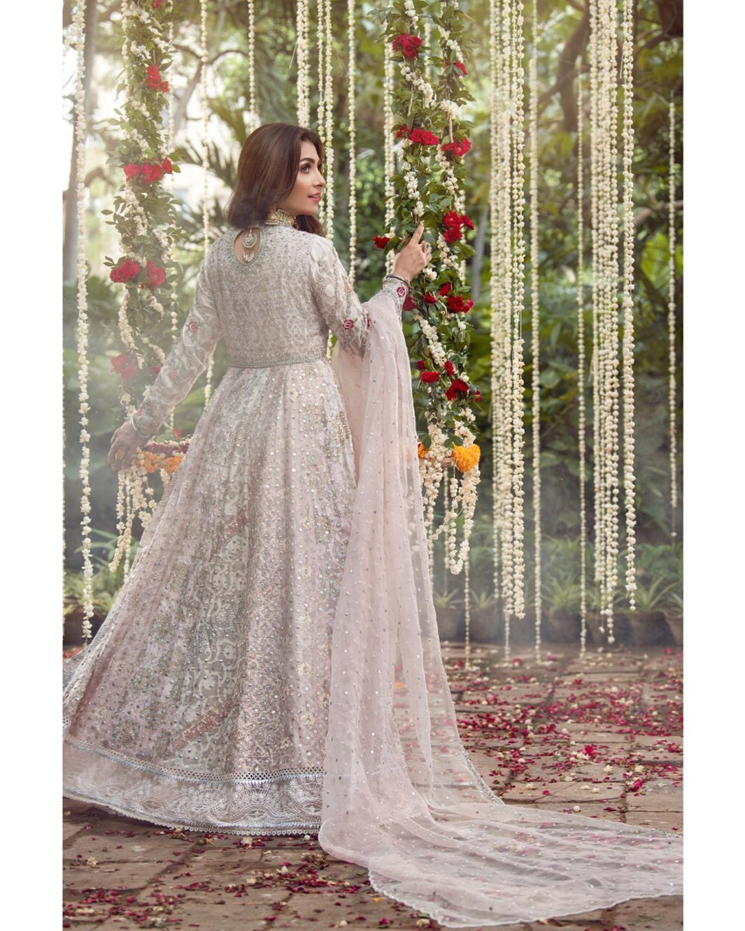 Ayeza Khan is Looking Gorgeous in Her Latest Bridal Shoot for Annus Abrar