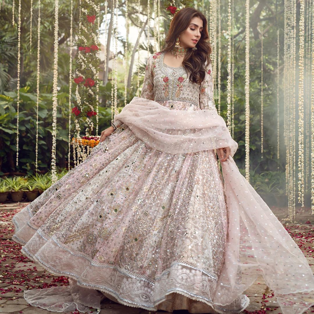 Ayeza Khan is Looking Gorgeous in Her Latest Bridal Shoot for Annus Abrar