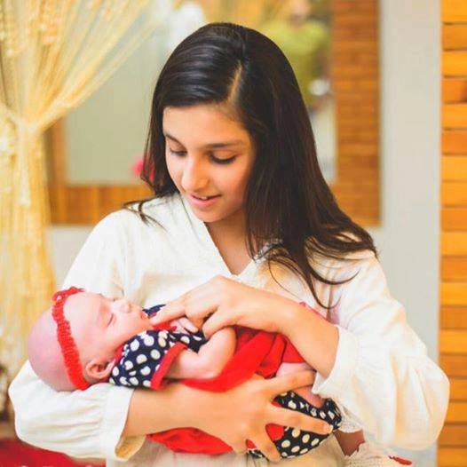 Ayeza Khan With Her Little Sister-Exclusive Pictures