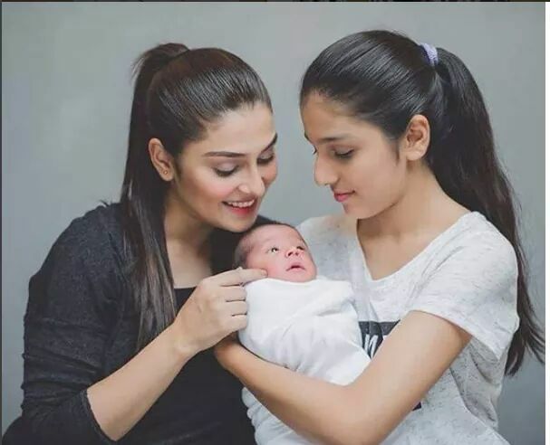 Ayeza Khan With Her Little Sister-Exclusive Pictures