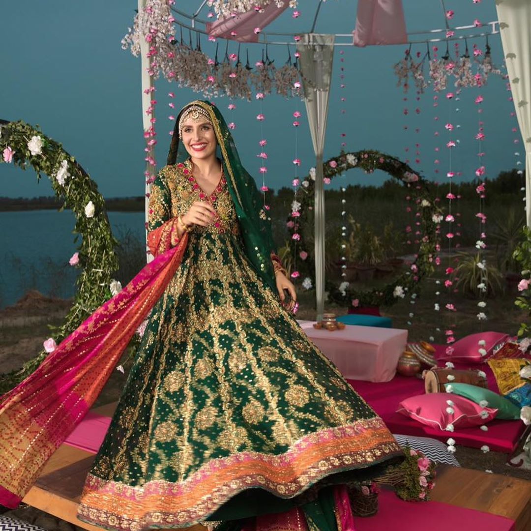 Ayeza khan mehndi outlet dress