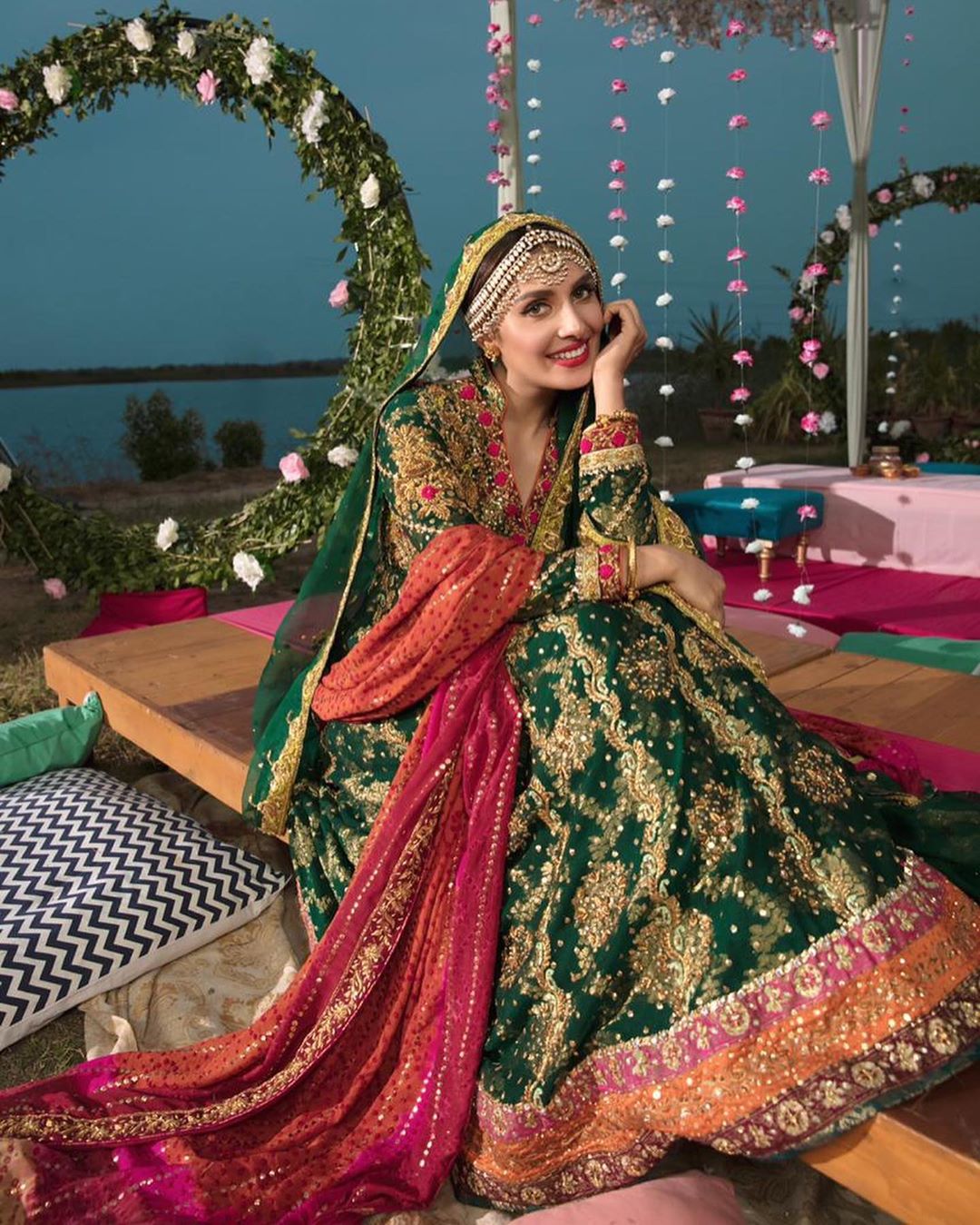 Aiza khan 2025 mehndi dress