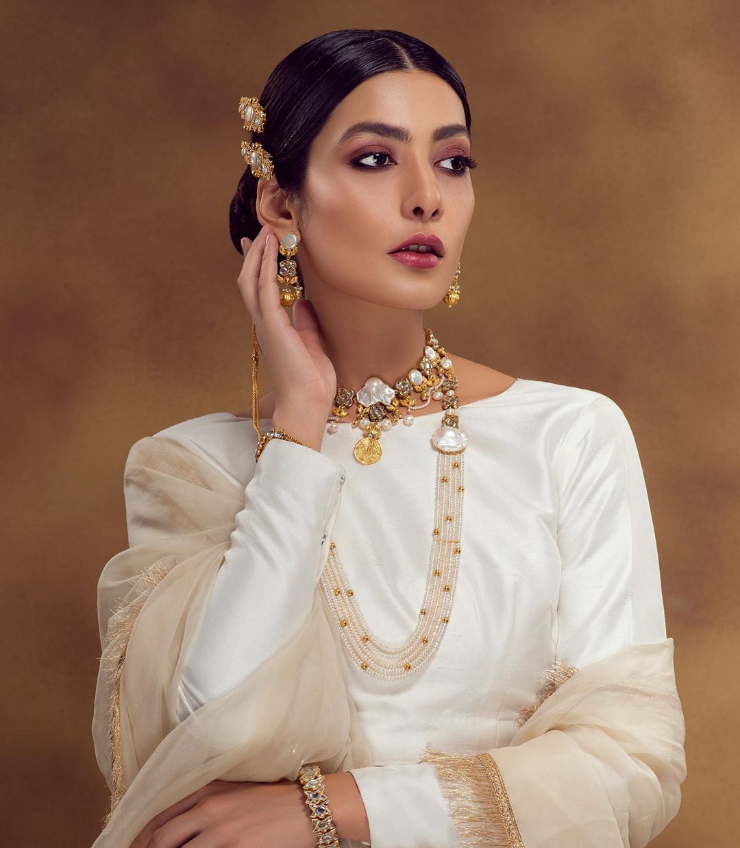Eman Suleman Latest Beautiful Shoot for Shafaq Habib Jewelry | Reviewit.pk