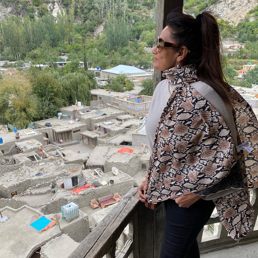 Frieha Altaf is Enjoying with Friends in Hunza