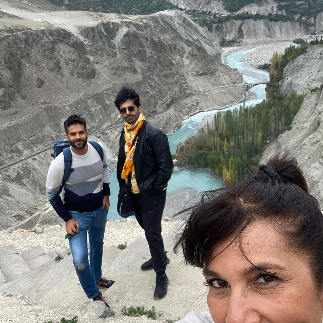 Frieha Altaf is Enjoying with Friends in Hunza