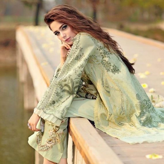 Here Is How Aima Baig Takes Care of Hair, Skin And Weight