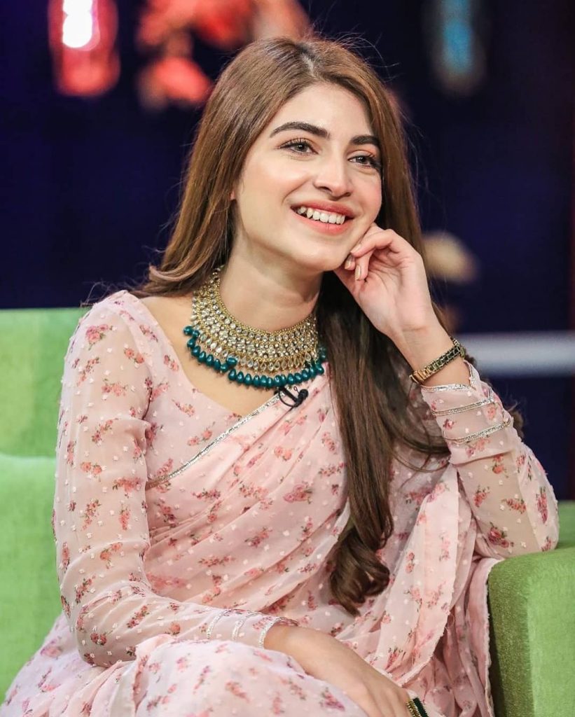 Kinza Hashmi Looks Pretty In Gorgeous Saree